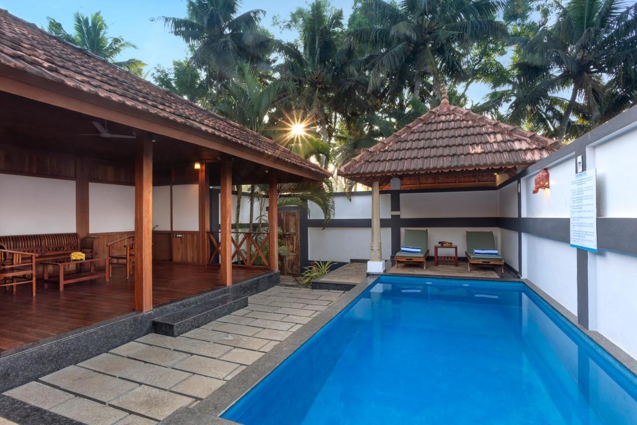 Estuary Sarovar Premiere Poovar Island מראה חיצוני תמונה