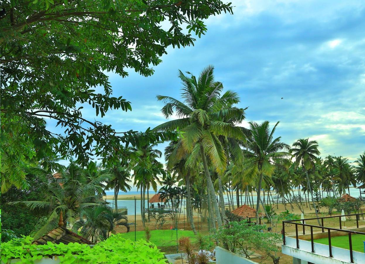 Estuary Sarovar Premiere Poovar Island מראה חיצוני תמונה