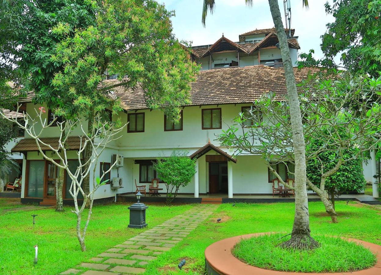 Estuary Sarovar Premiere Poovar Island מראה חיצוני תמונה