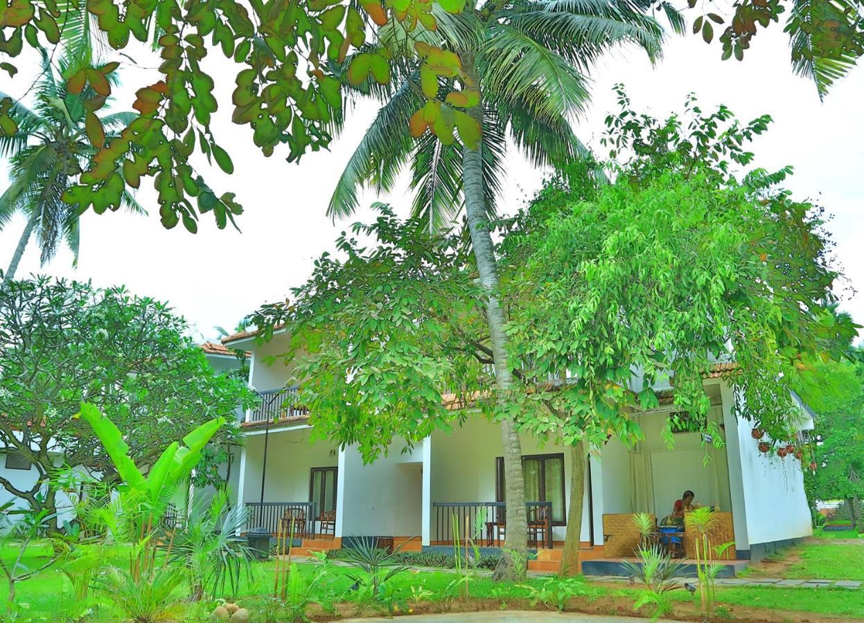 Estuary Sarovar Premiere Poovar Island מראה חיצוני תמונה
