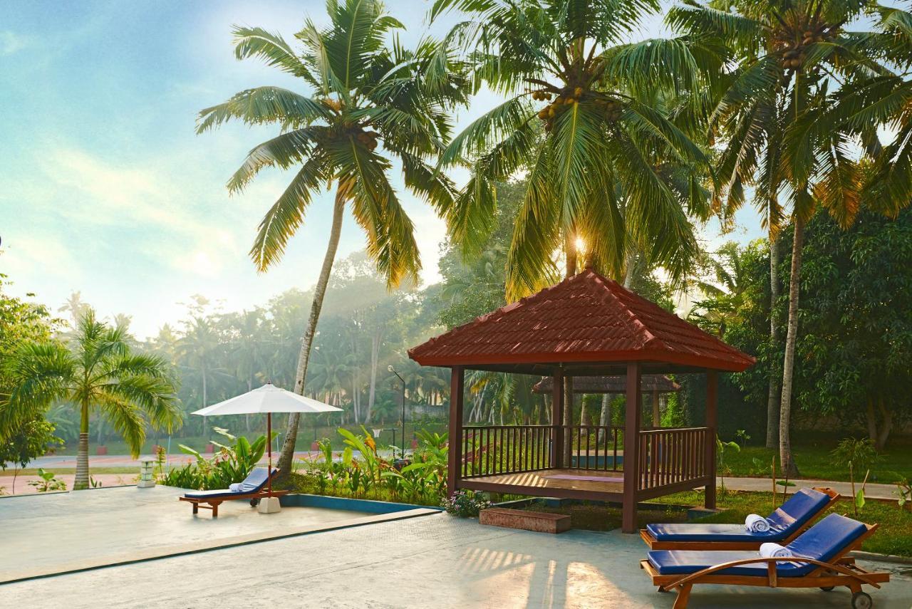 Estuary Sarovar Premiere Poovar Island מראה חיצוני תמונה