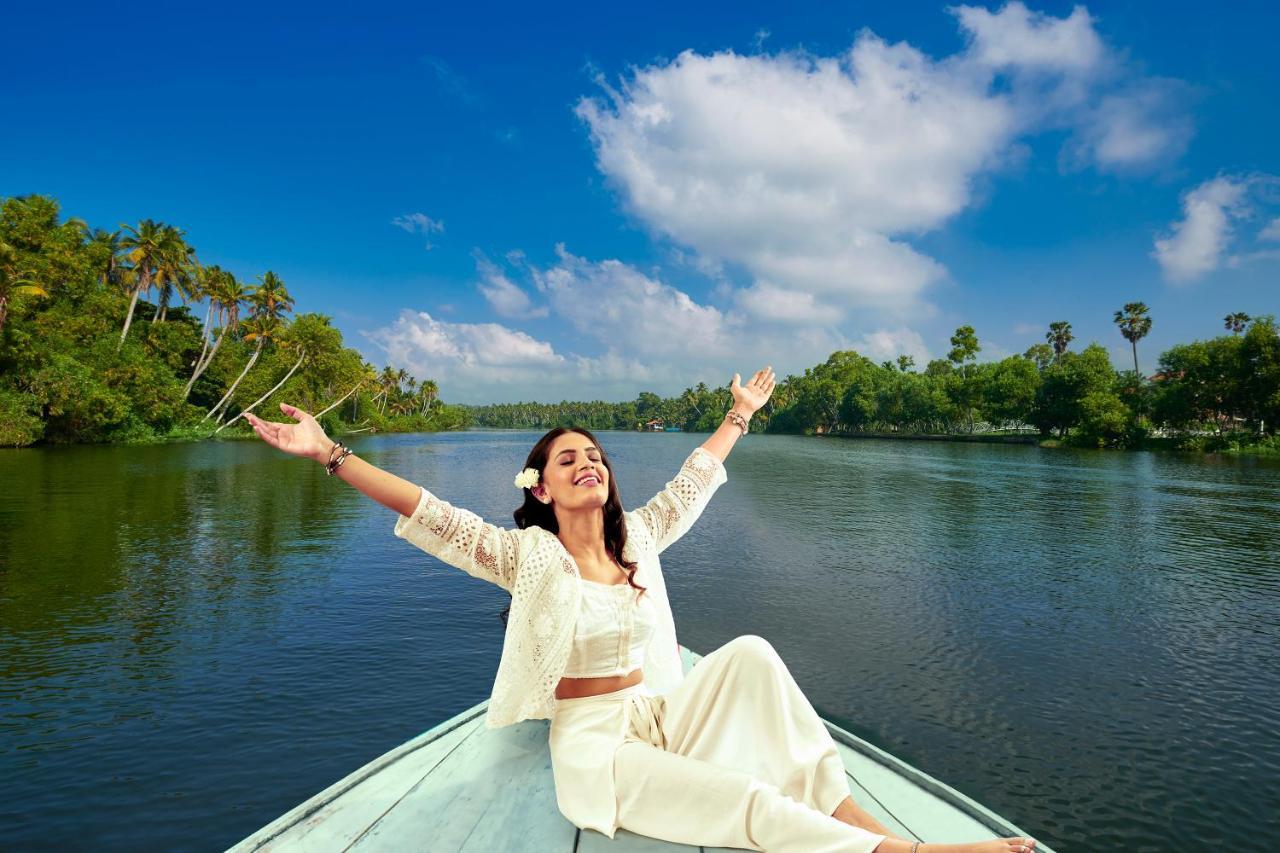 Estuary Sarovar Premiere Poovar Island מראה חיצוני תמונה