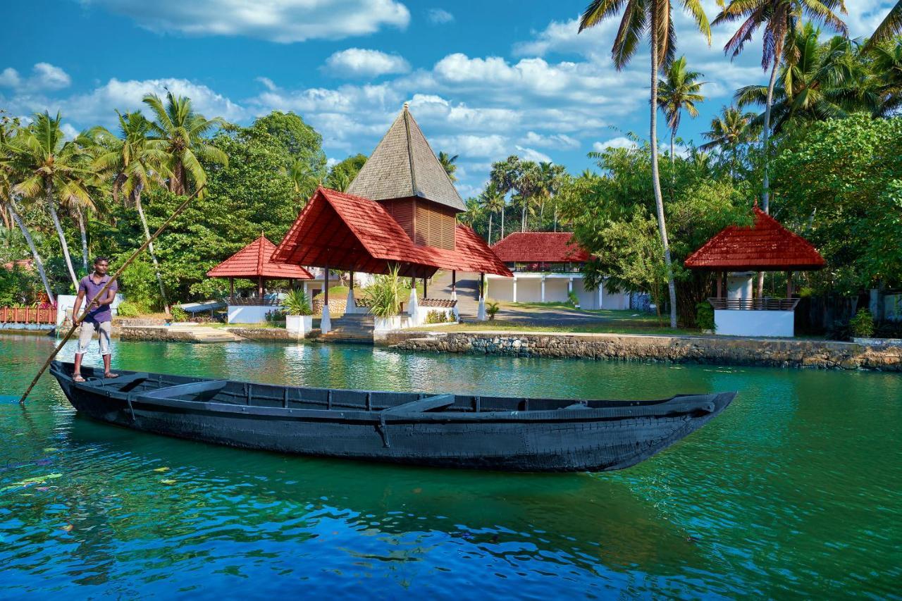 Estuary Sarovar Premiere Poovar Island מראה חיצוני תמונה